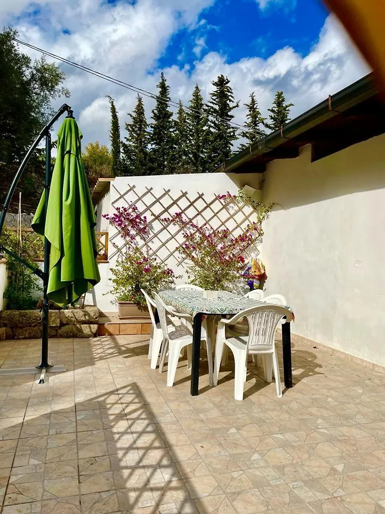 Сasa de vacaciones Villa Strelitzia'S House With Heated Pool From December 2024, Private Garden And Private Parking & Wi-Fi Avola Italia