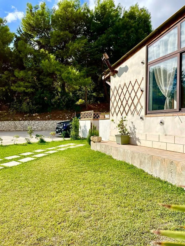 Villa Strelitzia'S House With Heated Pool From December 2024, Private Garden And Private Parking & Wi-Fi Avola 0*,